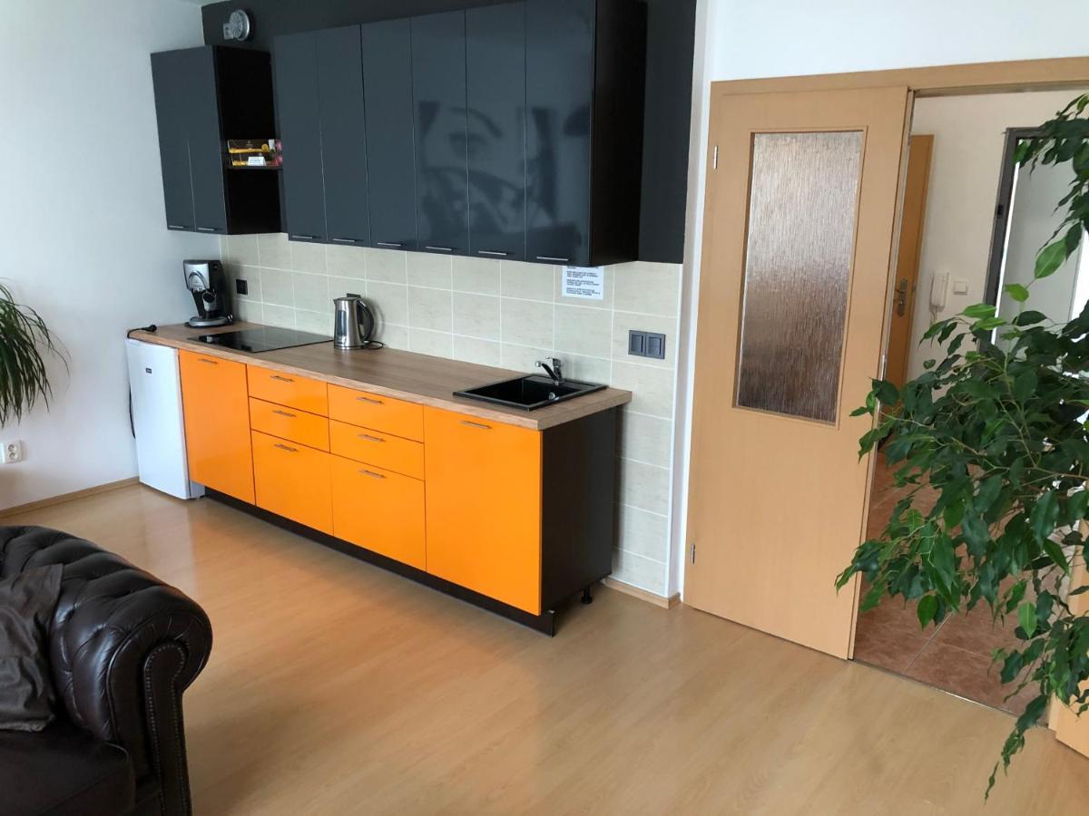 Richie Apartment Near Aquapark Prag Exteriör bild