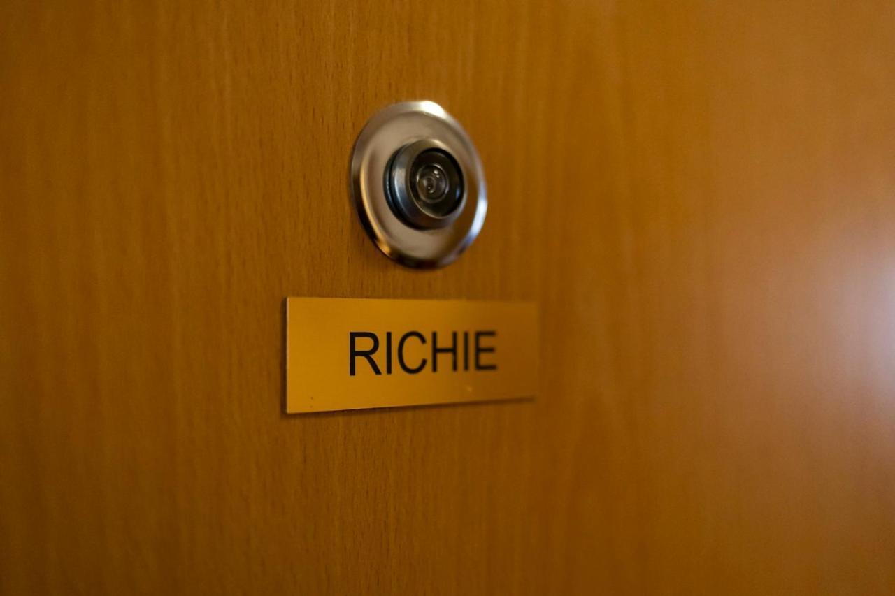 Richie Apartment Near Aquapark Prag Exteriör bild